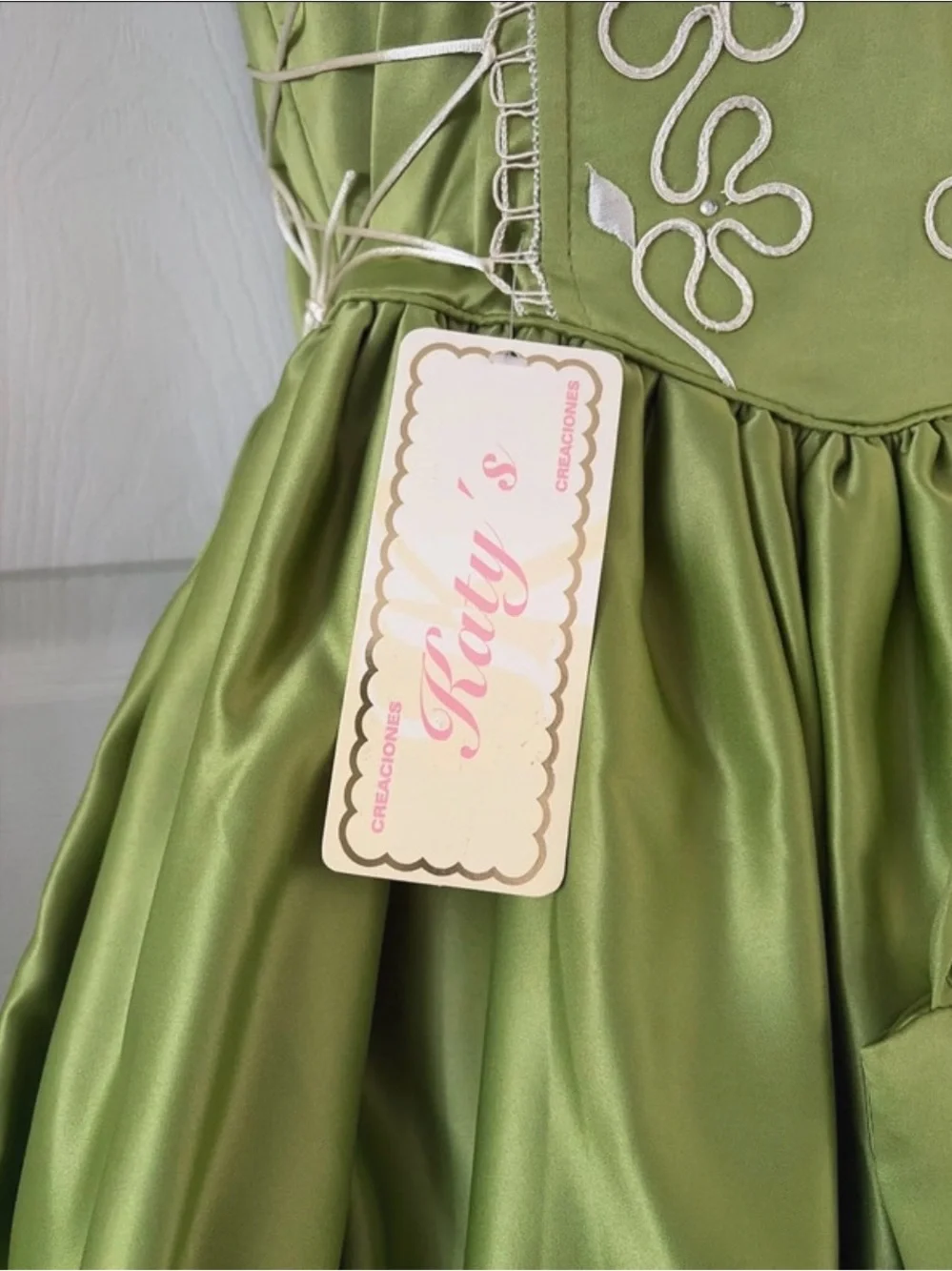New Girls dress size 10. Can be used as a princess tiana dress